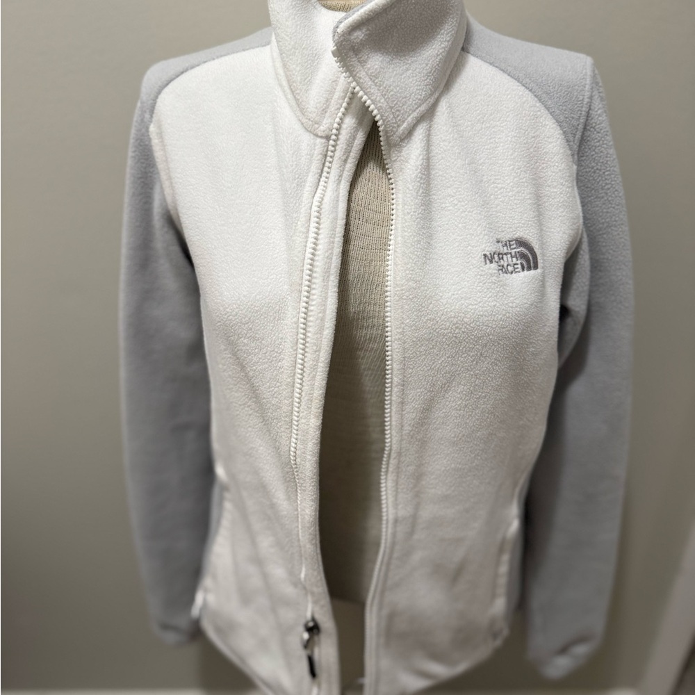 The North Face Women's Snow Jacket in Gray and White